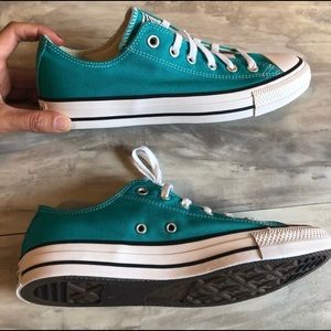 Turbo Green Converse Size 9 in Women’s